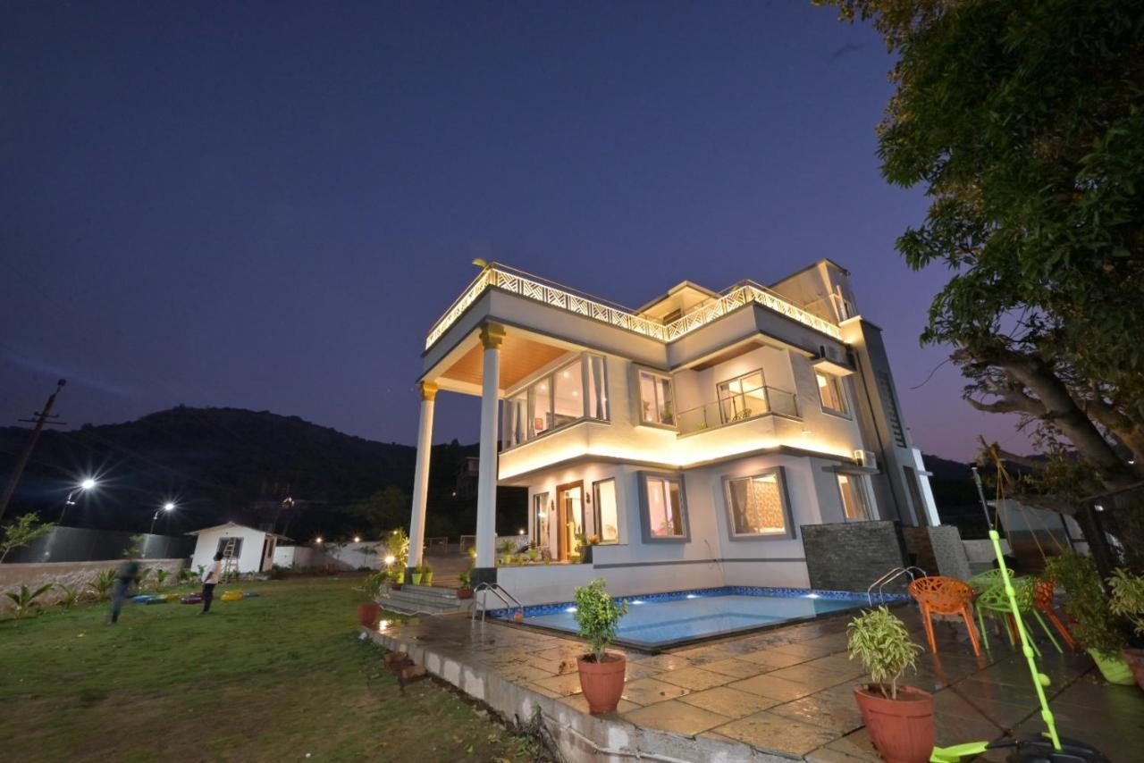 White Castle Villa By Tropicana Stays Lonavala Esterno foto